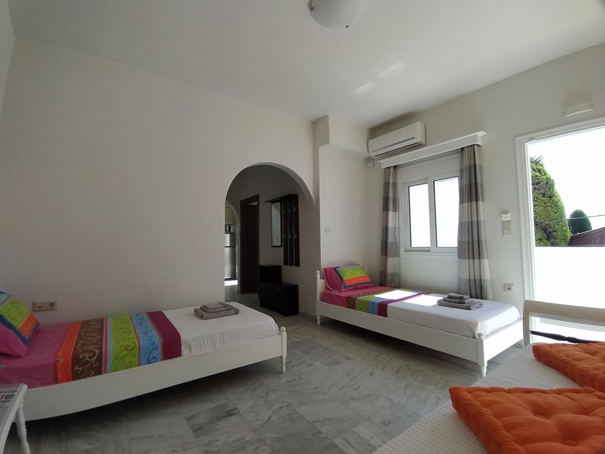 Chariot Apartments Santorini Камарі Екстер'єр фото