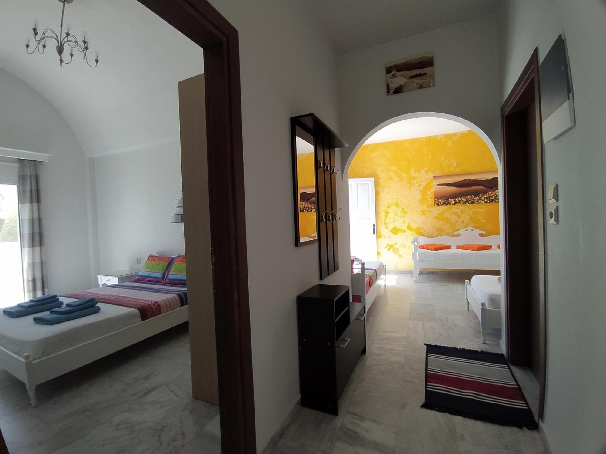 Chariot Apartments Santorini Камарі Екстер'єр фото