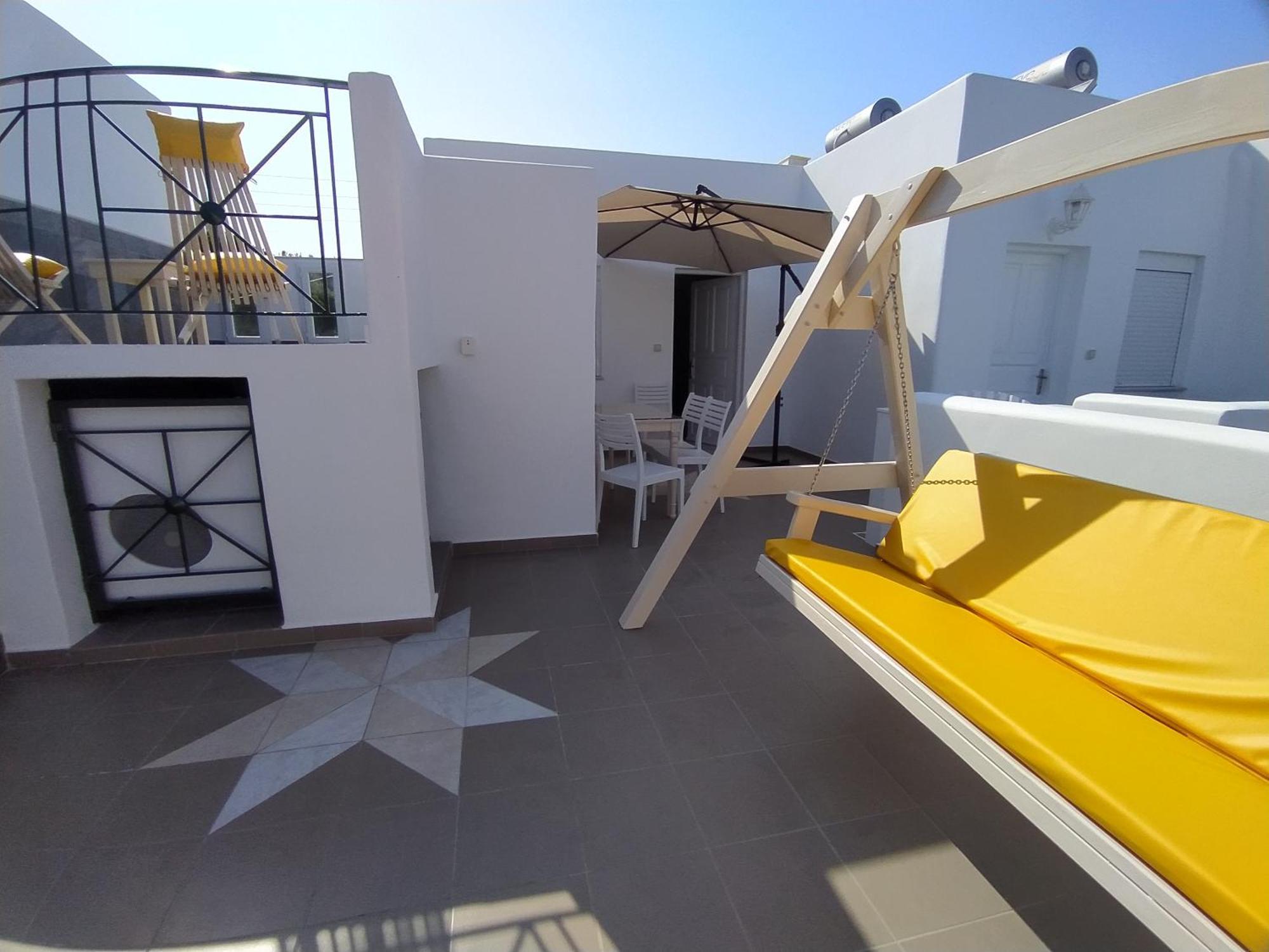 Chariot Apartments Santorini Камарі Екстер'єр фото