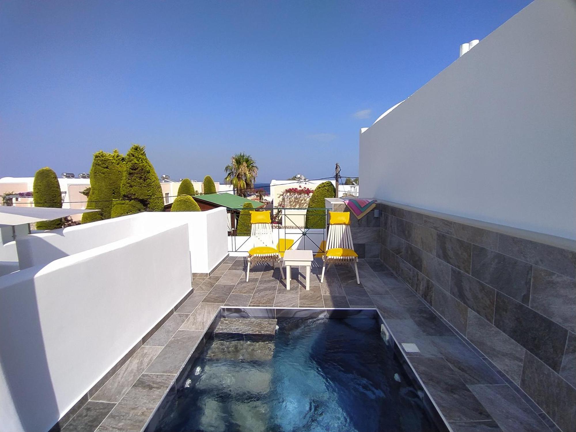 Chariot Apartments Santorini Камарі Екстер'єр фото