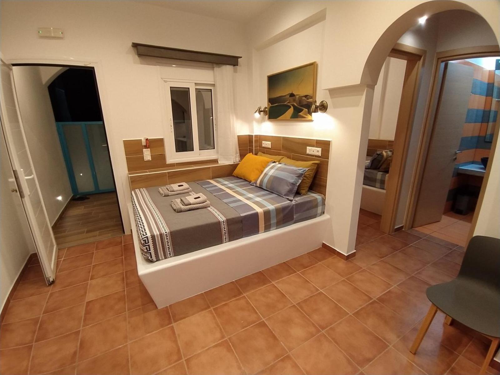Chariot Apartments Santorini Камарі Номер фото