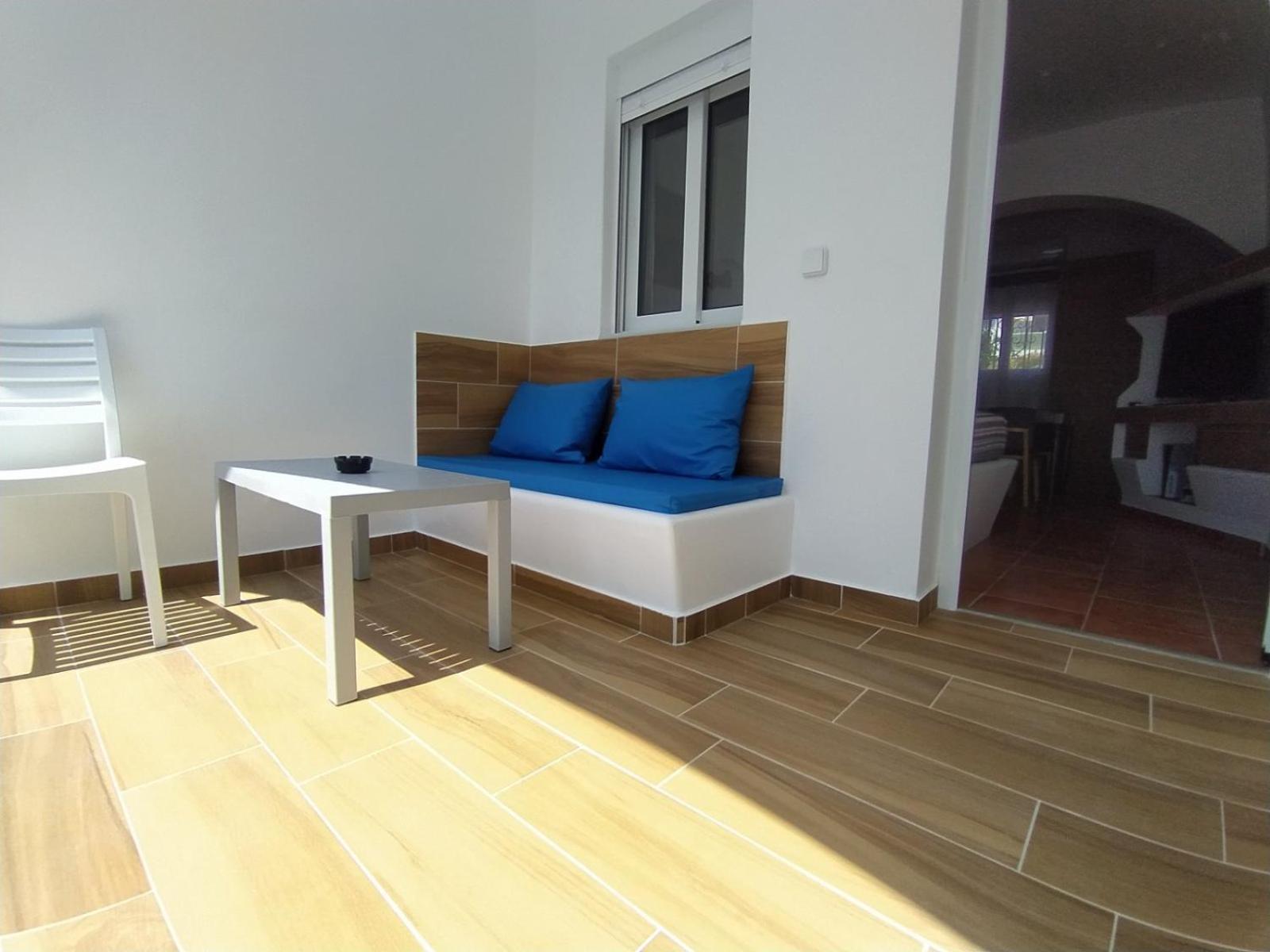 Chariot Apartments Santorini Камарі Номер фото