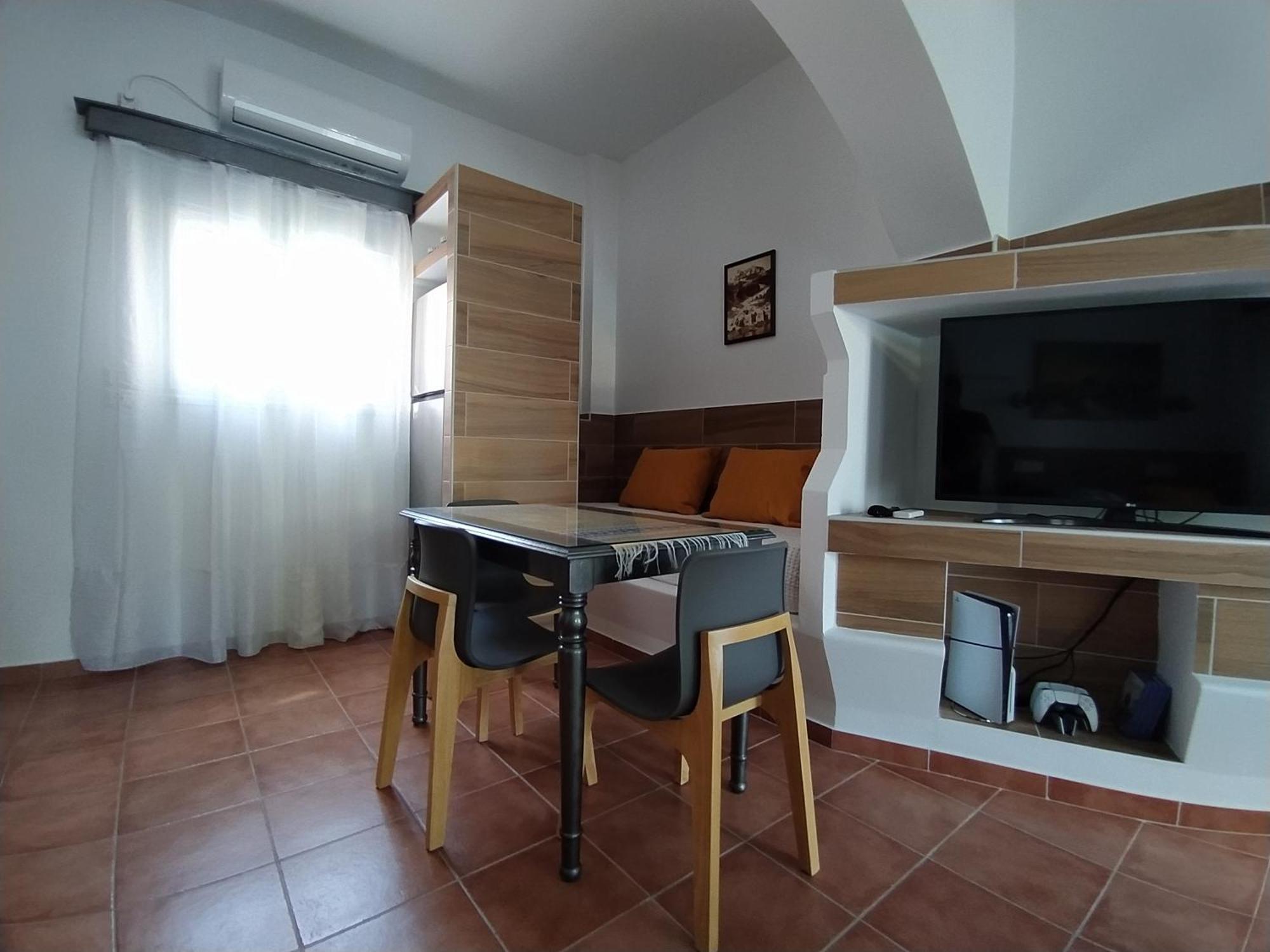 Chariot Apartments Santorini Камарі Екстер'єр фото